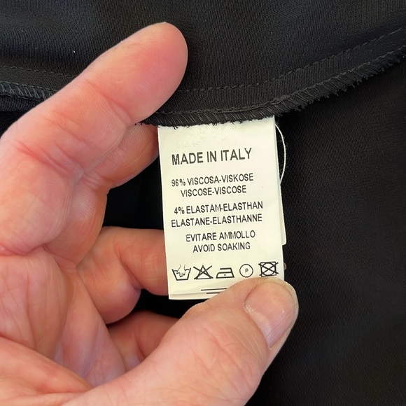 NWT Ecla made in Italy black sleeveless blouse with overlapping panels - Picture 11 of 12